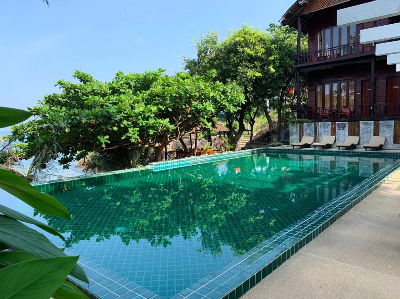 West Coast Beach Resort 코팡안 외부 사진